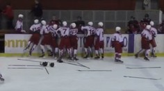 VIDEO: Herne na nich nemali, tak zhodili rukavice. Bystrických dorastencov zmlátili Rusi