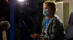 „Cítim sa skvele," vyhlásila dôchodkyňa, ktorú ako prvú na svete zaočkovali novou vakcínou