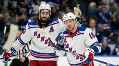 Tampa s Černákom nestačila na NY Rangers, Panarin sa blysol hetrikom