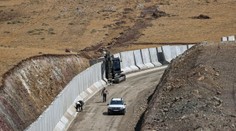 Turecko stavia proti utečencom z Afganistanu múr. Nebudú chýbať ani ostnaté drôty a zákopy