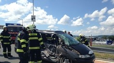 V Bratislave sa zrazil autobus MHD s autom