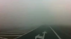 Vodiči na to často zabúdajú a ohrozujú ostatných. Viete kedy môžete použiť hmlovky?