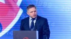 Fico na sneme strany Smer-SD: Zablahoželal Dzurindovi