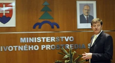 Božie mlyny? Bývalý slovenský minister je vraj na dne