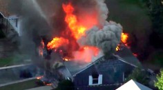 Horiace peklo v USA: V domoch vybuchoval plyn, hasiči nestíhali hasiť požiare