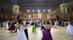 Plesová etiketa: Ak ochorie manželka, môže si muž na ples zobrať inú ženu. Má to však háčik