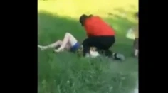 Brutálne zmlátila mamičku pred jej synom. Všetci si to nahrávali, nikto jej nepomohol!