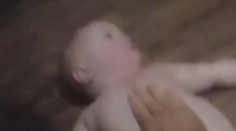 Dramatická záchrana bábätka: Modralo a nedýchalo, policajt neváhal ani sekundu