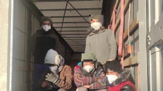 V obci pri Zvolene našli policajti v kamióne päť mladých migrantov z Maroka