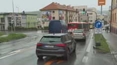 Doprava v krajskom meste kolabuje. Platia obmedzenia, no vodiči značky a príkazy nerešpektujú
