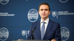 Ódorovej vláde sa podarilo zvolať mimoriadnu schôdzu v parlamente. Premiér pred ňou poslancom pohrozil