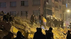 Taliani po zemetrasení v Turecku varujú ľudí pred cunami