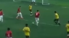 VIDEO: Gól ako z učebnice futbalu. Tínedžeri predviedli dokonalú tímovú prácu