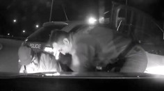 VIDEO: Zbesilá policajná naháňačka v nočnom Brne. Cudzinci za jazdy vyhodili z auta samopal