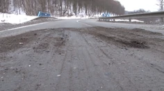 Cestu len pred nedávnom opravili. Teraz je opäť samá diera