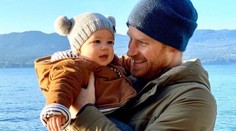 Princ Harry pri príležitosti osláv roku 2020 zverejnil fotografiu so synom a video