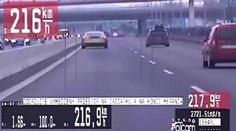 Ďalší pretekár v Bratislave: Pri Auparku letel 216 km/h