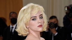 MET Gala: Toto nemôže byť Billie Eilish! Speváčka ako princezná