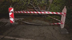 V bratislavskej Dúbravke sa ulicami valila voda. Najviac si to odnieslo gymnázium