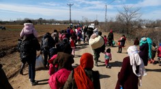 EÚ zvažuje, že prijme až 1500 detí migrantov z gréckych táborov