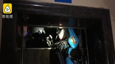 Šokujúce video: Výťah privrel kočík aj s dieťaťom