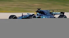 Hamilton bol najrýchlejší v pondelňajších testoch