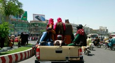 Taliban obsadil najväčšie mesto na severe Afganistanu a blíži sa ku Kábulu