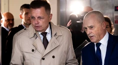 Súd s Petrom Kažimírom prerušili. Prokurátor chce guvernéra Národnej banky Slovenska za mrežami