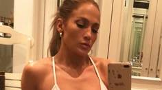 Bradavky v pozore! J.Lo, v tejto podprsenke nikoho nezaujíma tvoj sixpack
