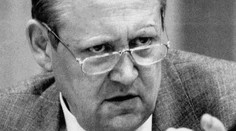 Zomrel muž, ktorý omylom ohlásil pád Berlínskeho múru