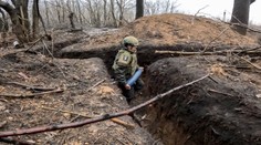 VIDEO: Ruského vojaka zasiahol dron, kolega ho následne z blízkosti strelil do hlavy