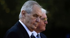 Zeman uvažuje o vetovaní prípadného uzákonenia manželstva homosexuálov