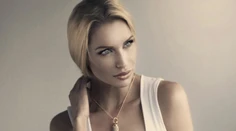 Eva Cifrová je neuveriteľne sexy. Nepotrebuje k tomu ani dráždivú bielizeň!