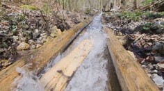 Vo Veľkej Fatre spúšťajú drevo potokom rovnako ako pred 500 rokmi. Takýto unikát nenájdete nikde v Európe