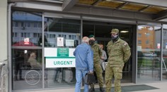 V uliciach budú vojaci aj viac policajtov. Slovensko má pred sebou tri ťažké týždne