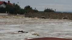 Slovákmi vyhľadávaný Zadar pod vodou: Vylieva sa aj more