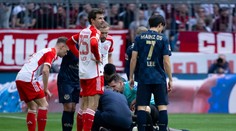 Padol na trávnik, nereagoval. V Nemecku je hrdinom rozhodca, ktorý počas zápasu zachránil život