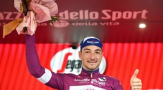 Viviani vyhral špurt 17. etapy Gira, Yates si udržal náskok