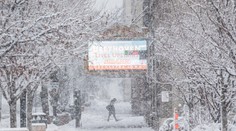 USA trápia poriadne výkyvy počasia. Niekde vyčíňal mohutný vietor a dážď, inde tornáda a fujavice