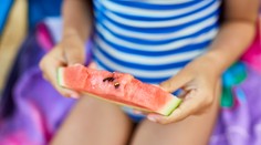 V obľúbenej dovolenkovej destinácii sa už na pláži nenajete. Hrozí drakonická pokuta