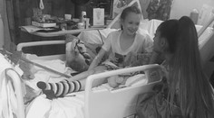 Speváčka Ariana Grande navštívila v nemocnici deti zranené pri útoku v Manchestri