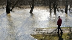 Pre okres Michalovce platí výstraha druhého stupňa pred povodňou