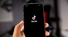 TikTok nie je agentom Číny, vyhlásil šéf aplikácie. Zdieľanie údajov rázne popiera
