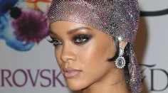 Rihanna si prišla prevziať cenu nahá!