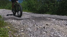 Našu najvyššie položenú cyklotrasu čaká rekonštrukcia. Cesta zo Šumiaca na Kráľovu hoľu je v žalostnom stave