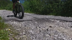Našu najvyššie položenú cyklotrasu čaká rekonštrukcia. Cesta zo Šumiaca na Kráľovu hoľu je v žalostnom stave