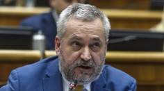 „Ďalšie klamstvo Petra Pellegriniho?“ pýta sa Ondrej Dostál. Tvrdí, že sa má týkať poverenia pre Petra Žigu