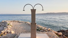 Dovolenkári pozor! V chorvátskej Istrii sa už pri mori neosprchujete