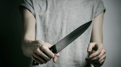 Antarktída: Vedec bodol nožom kolegu, lebo mu vždy prezradil záver knihy, ktorú čítal