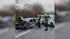 Tragická nehoda pri Handlovej, zrážka troch áut si vyžiadala jednu obeť